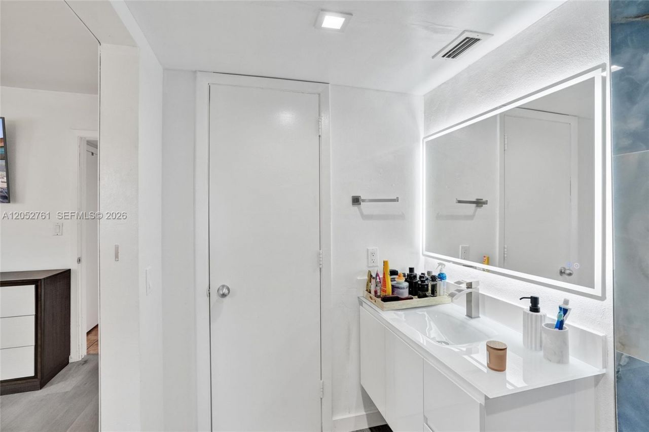 7430 Miami Lakes Dr, Unit E107, Miami Lakes, FL 33014 Photo