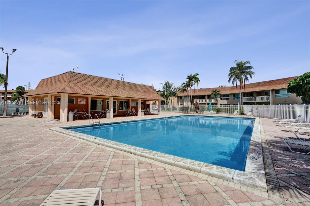 7430 Miami Lakes Dr, Unit E107, Miami Lakes, FL 33014 Photo