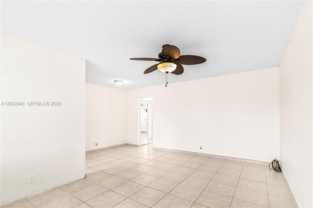 201 NE 14th Ave , Unit 8C, Hallandale Beach, FL 33009 Photo