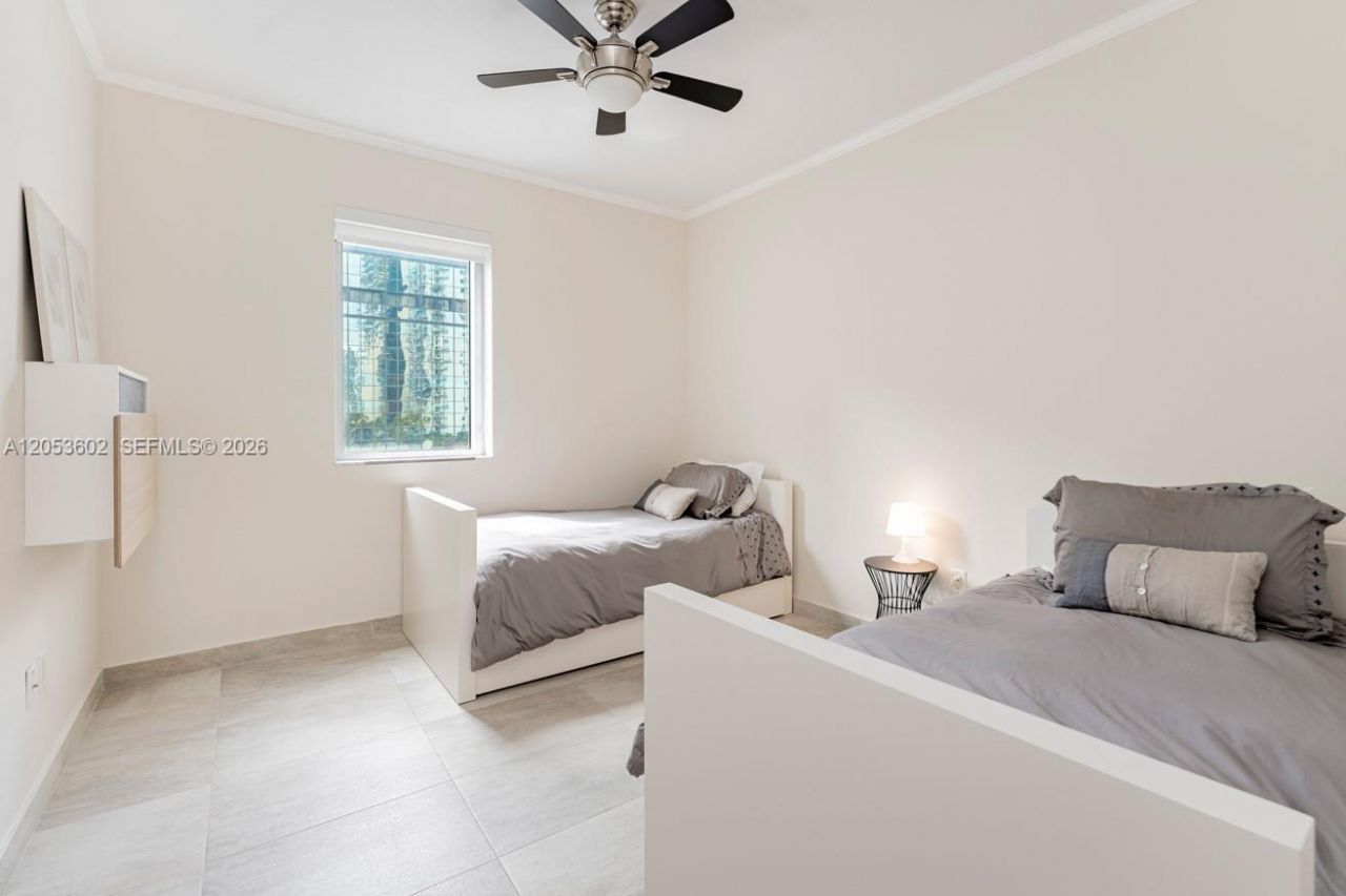 1060 Brickell Ave , Unit 1507, Miami, FL 33131 Photo