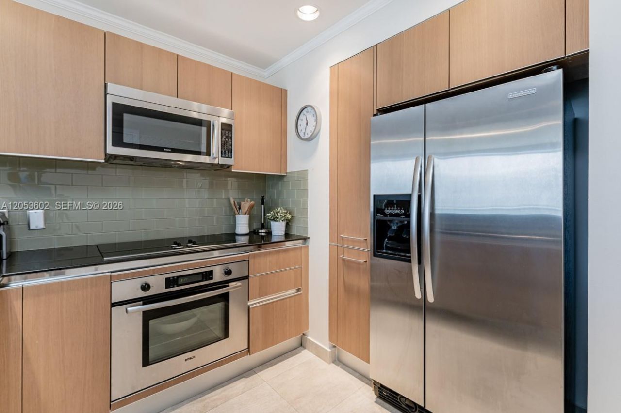 1060 Brickell Ave , Unit 1507, Miami, FL 33131 Photo