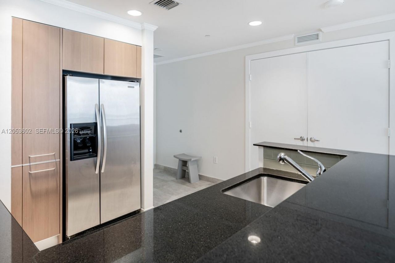 1060 Brickell Ave , Unit 1507, Miami, FL 33131 Photo