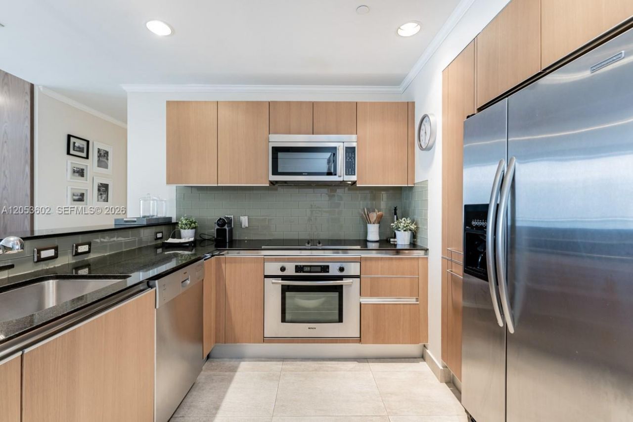 1060 Brickell Ave , Unit 1507, Miami, FL 33131 Photo