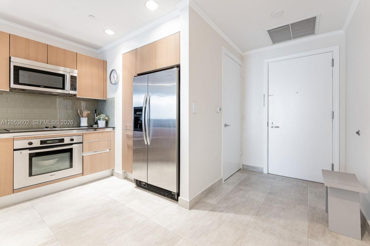 1060 Brickell Ave , Unit 1507, Miami, FL 33131 Photo