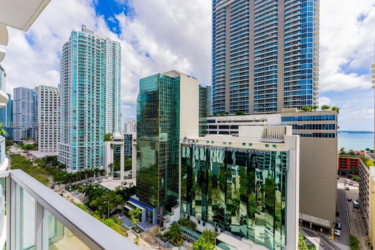 1060 Brickell Ave , Unit 1507, Miami, FL 33131 Photo