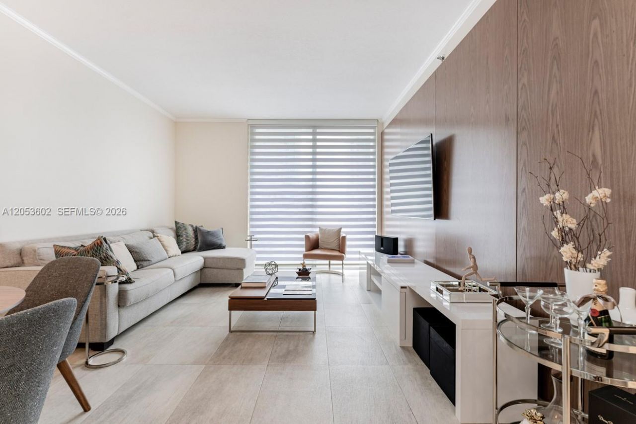 1060 Brickell Ave , Unit 1507, Miami, FL 33131 Photo