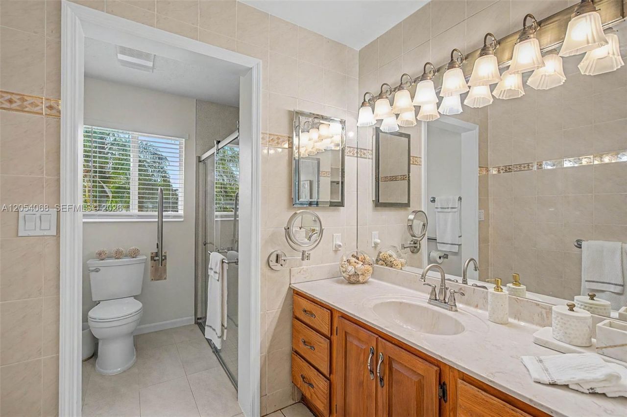 14975 SW 89th Ave , Palmetto Bay, FL 33176 Photo