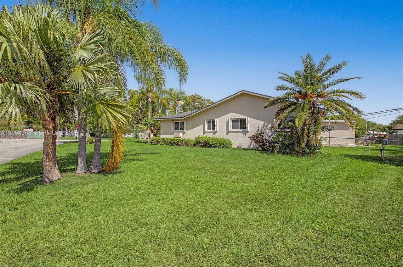 14975 SW 89th Ave , Palmetto Bay, FL 33176 Photo