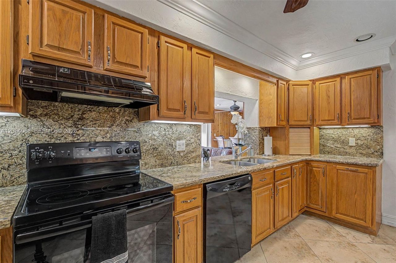 14975 SW 89th Ave , Palmetto Bay, FL 33176 Photo