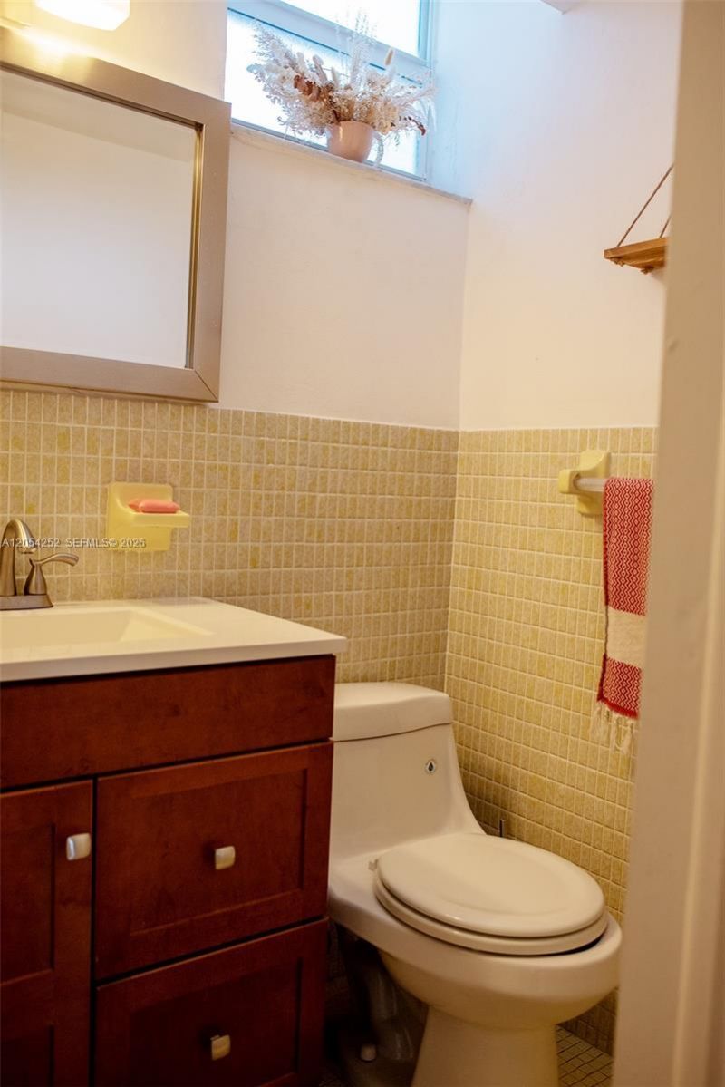 1045 10th St, Unit 204, Miami Beach, FL 33139 Photo