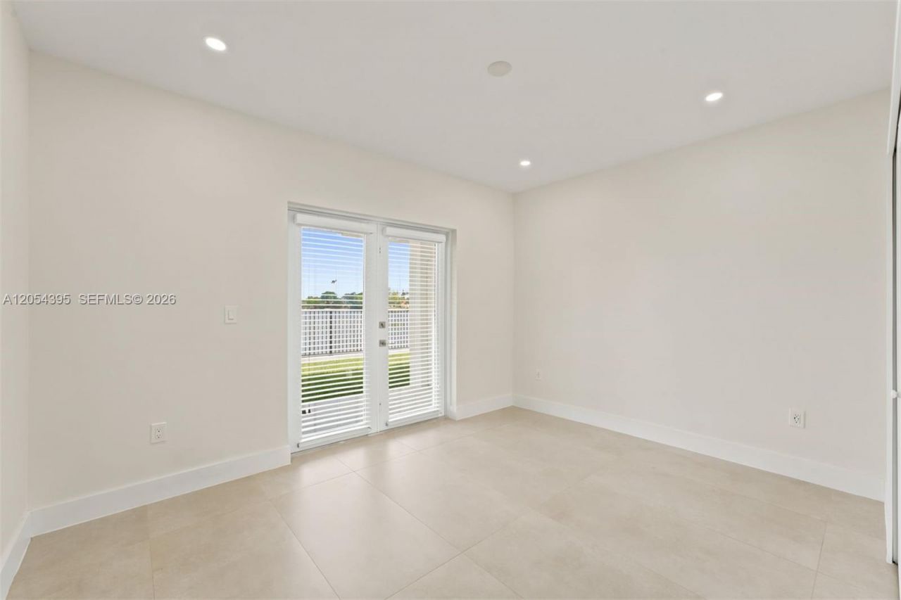 4732 SW 87 Ct , Unit 4732, Miami, FL 33165 Photo