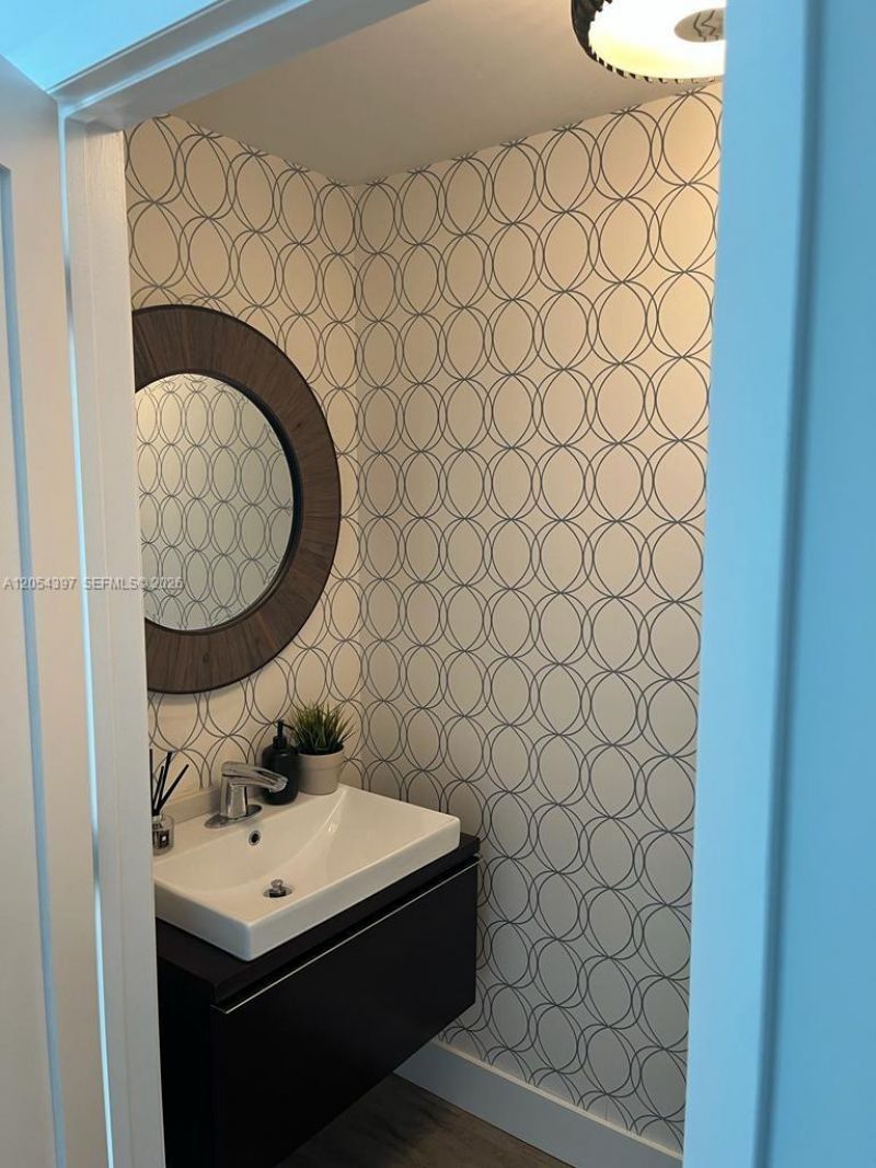 90 SW 3rd St , Unit 3004, Miami, FL 33130 Photo