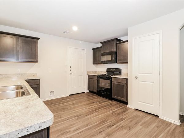 432 Woodhouse Way, Everman, TX 76140