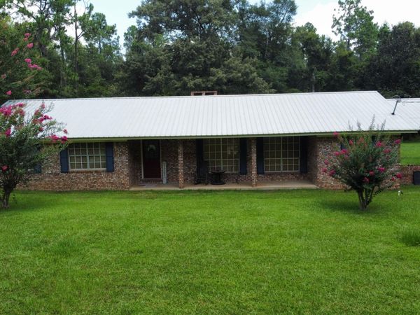 1130 Timberlane Road, Chipley, FL 32428