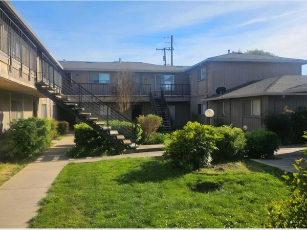 410 Chestnut St, Lodi, CA 95240