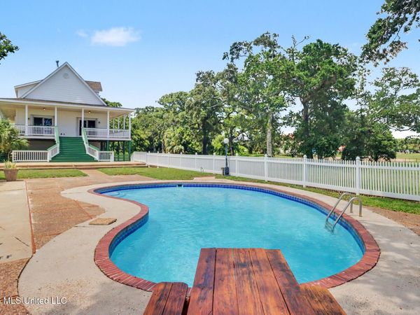 316 E Beach Boulevard, Gulfport, MS 39507
