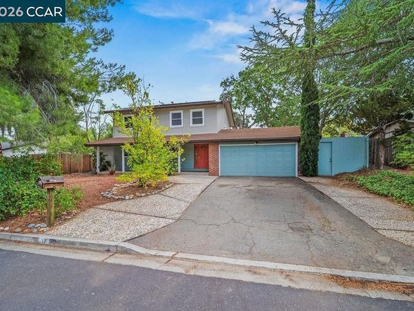 17 Eastbrook Ct, Clayton, CA 94517