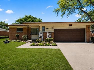 19079 Dorset Street, Southfield, MI 48075