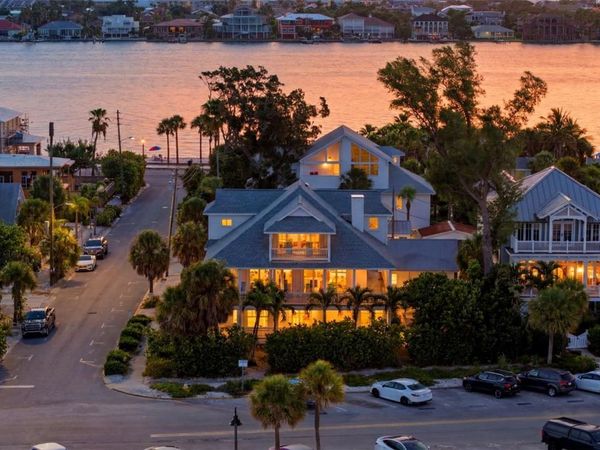 106 2ND AVENUE, ST PETE BEACH, FL 33706