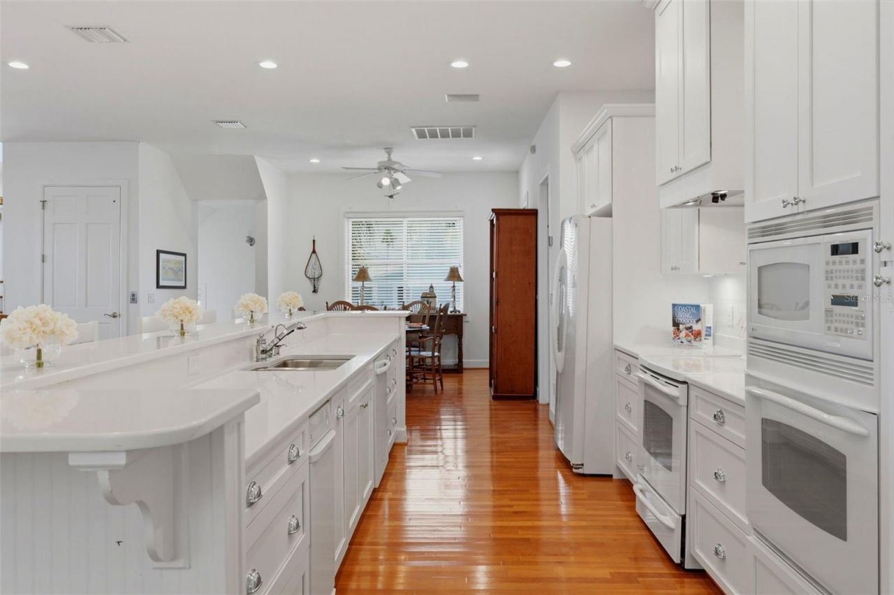 106 2nd Avenue, Saint Pete Beach, FL 33706 Photo