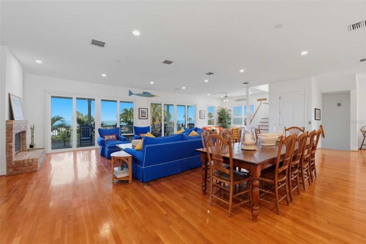 106 2nd Avenue, Saint Pete Beach, FL 33706 Photo