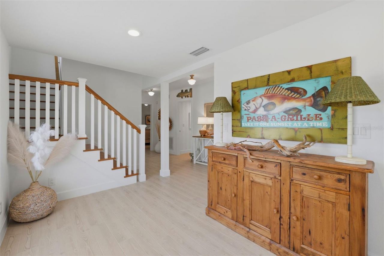 106 2nd Avenue, Saint Pete Beach, FL 33706 Photo