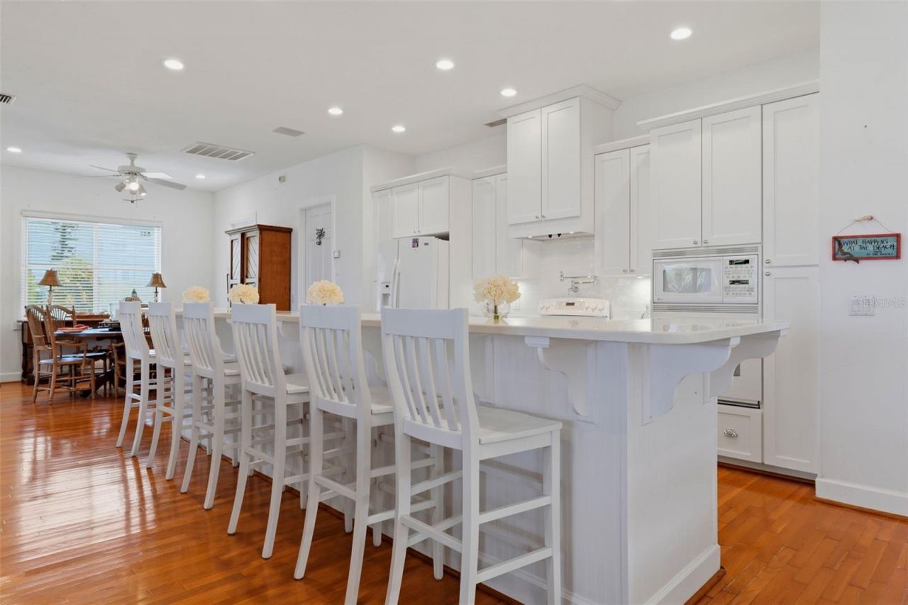 106 2nd Avenue, Saint Pete Beach, FL 33706 Photo
