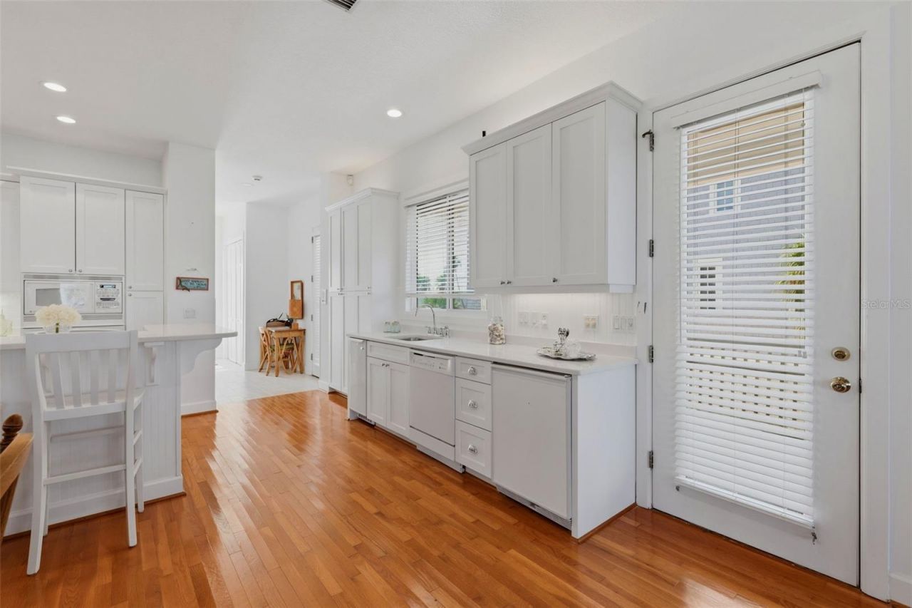 106 2nd Avenue, Saint Pete Beach, FL 33706 Photo