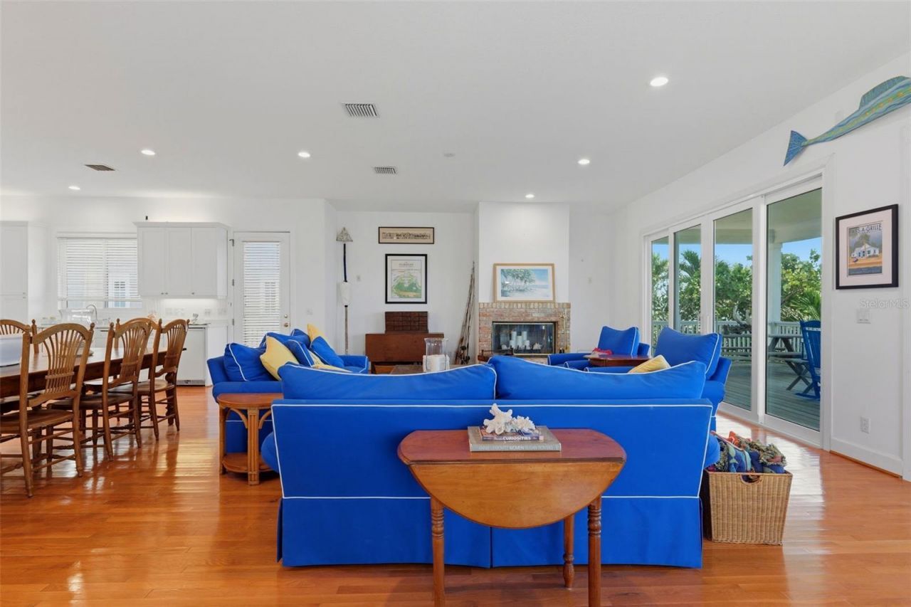 106 2nd Avenue, Saint Pete Beach, FL 33706 Photo