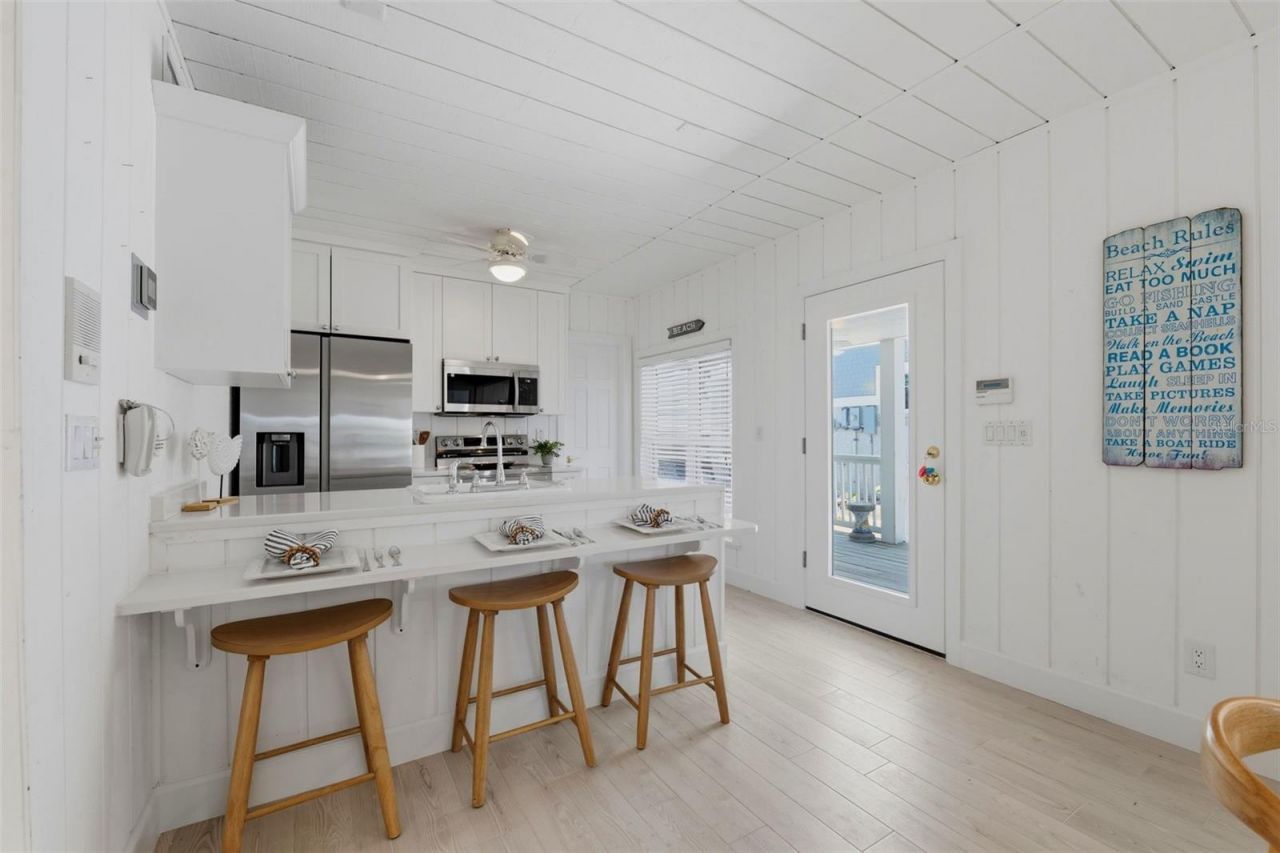 106 2nd Avenue, Saint Pete Beach, FL 33706 Photo