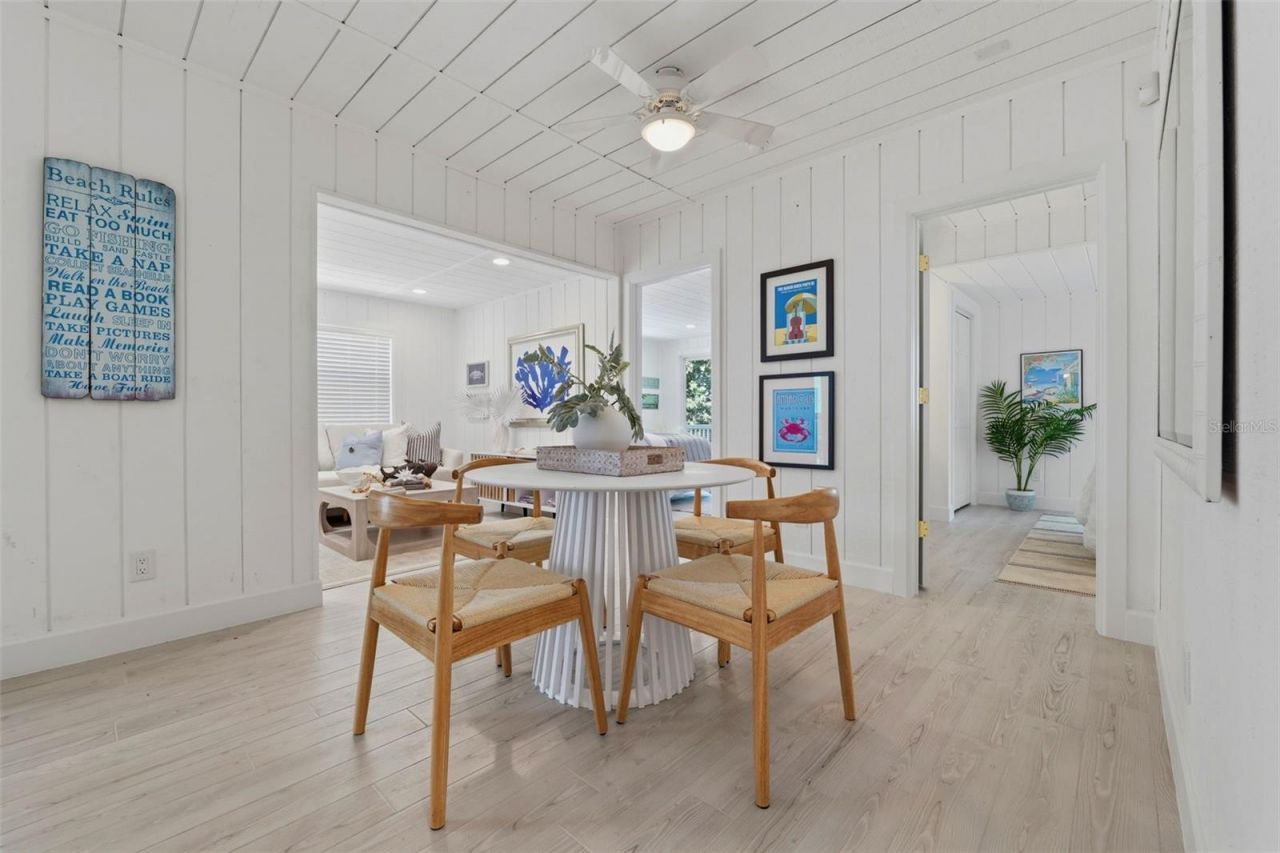 106 2nd Avenue, Saint Pete Beach, FL 33706 Photo