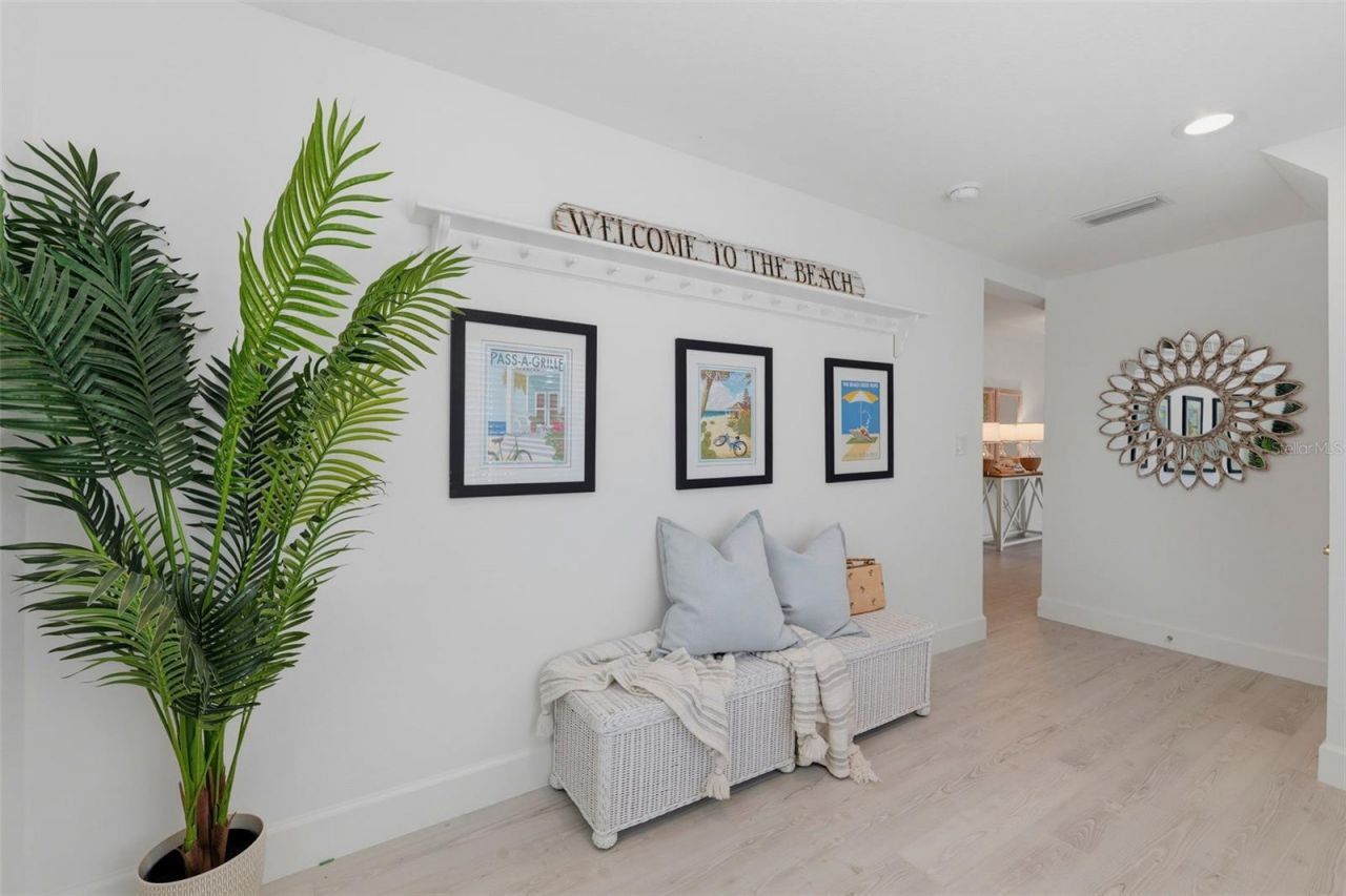 106 2nd Avenue, Saint Pete Beach, FL 33706 Photo