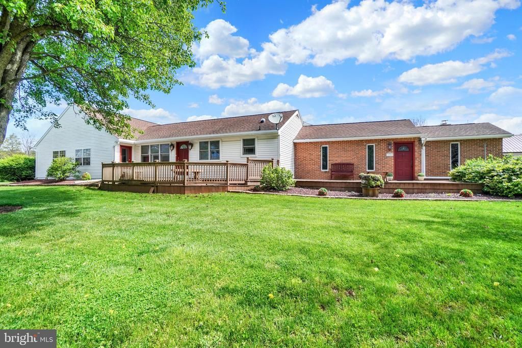 315 700 ROAD, NEW OXFORD, PA 17350
