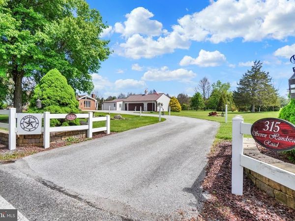 315 700 ROAD, NEW OXFORD, PA 17350