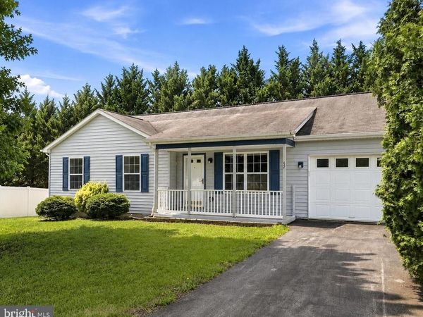 42 PACIFIC BOULEVARD, HEDGESVILLE, WV 25427
