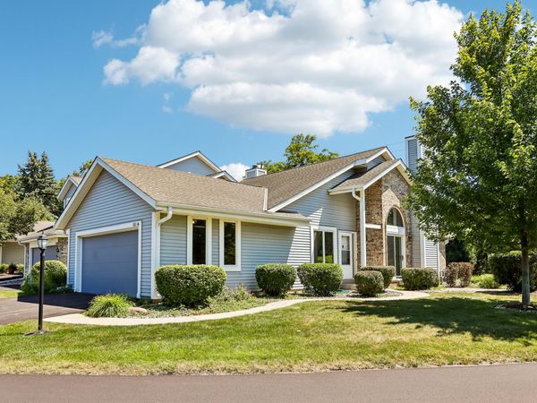 101 E Sutton Pl, Unit A, Waukesha, WI 53188