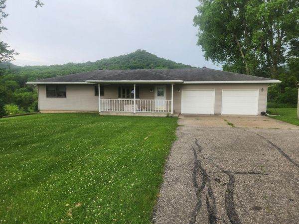 1854 State 76, Houston, MN 55943