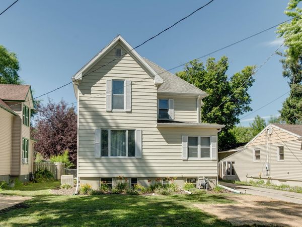 1637 8th Avenue S, Fargo, ND 58103