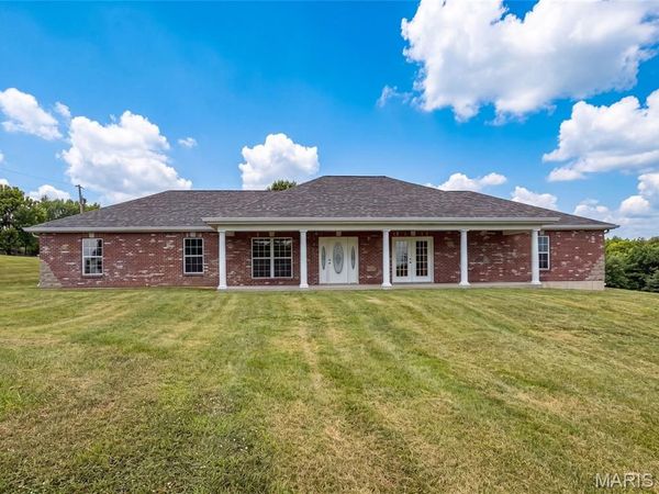 2357 Bastean Road , Wentzville, MO 63385