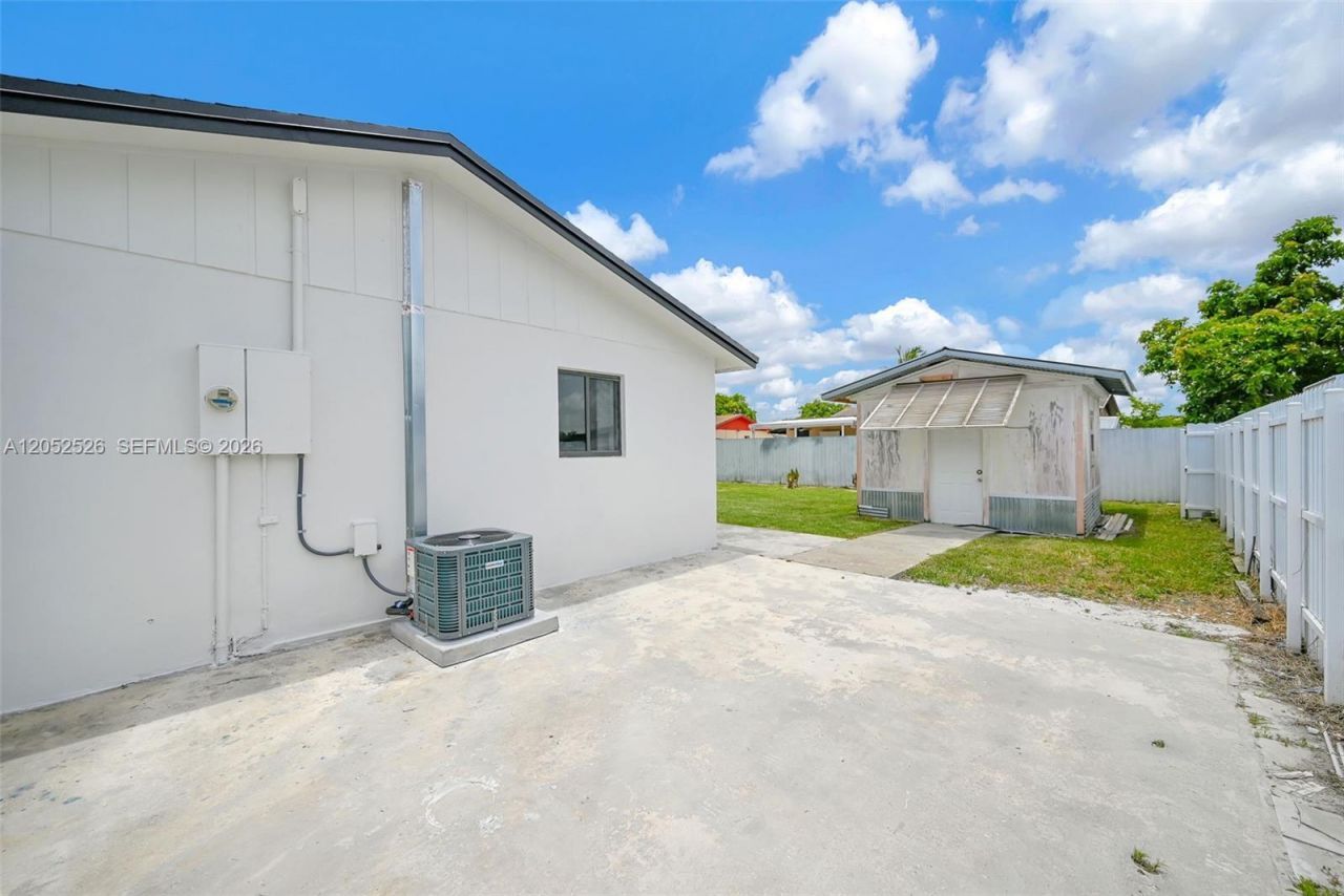 18670 SW 123rd Ct , Miami, FL 33177 Photo