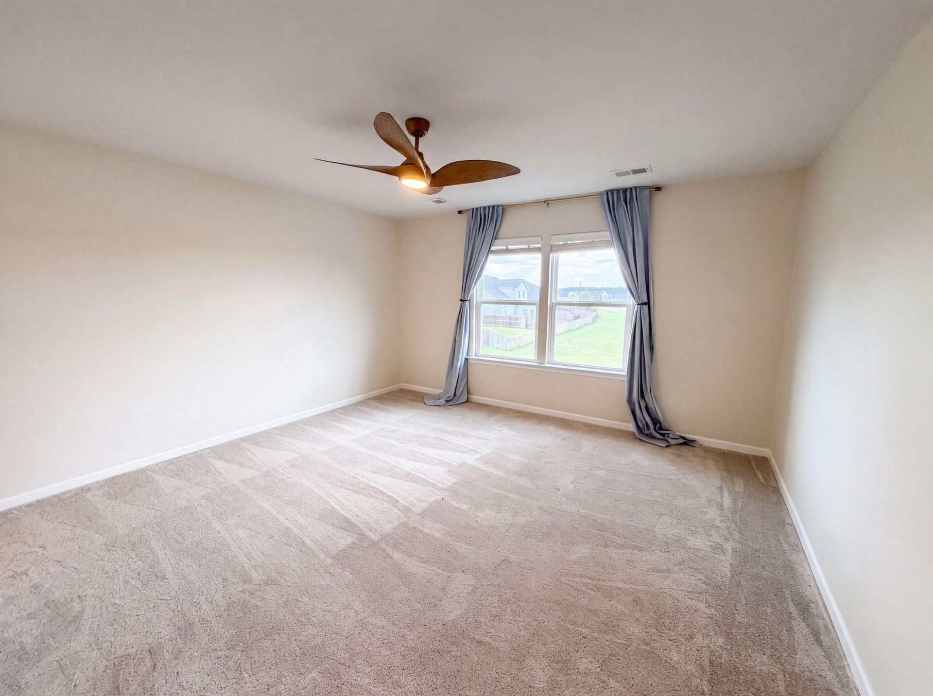 142 Lucca Drive Photo 12