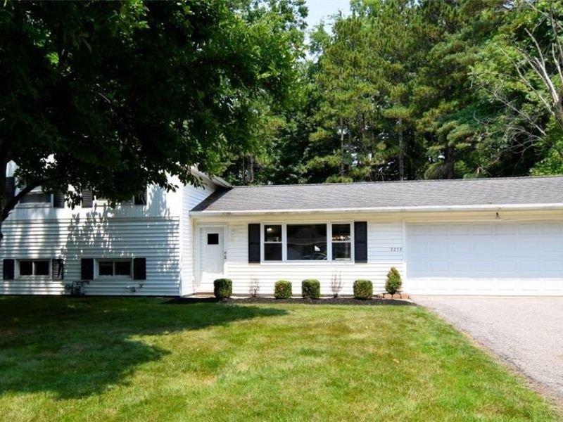 2275 Gary Drive, Twinsburg, OH 44087 Photo 2