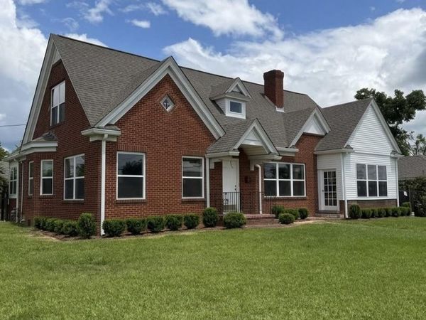 367 W COURT AVE W, Selmer, TN 38375