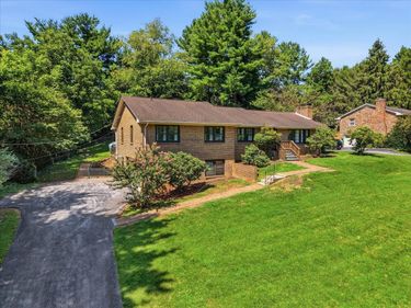 1060 GLENWOOD BLVD, WAYNESBORO, VA 22980