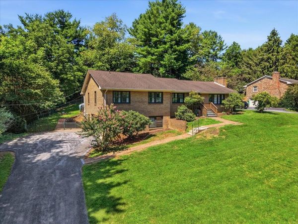 1060 GLENWOOD BLVD, WAYNESBORO, VA 22980