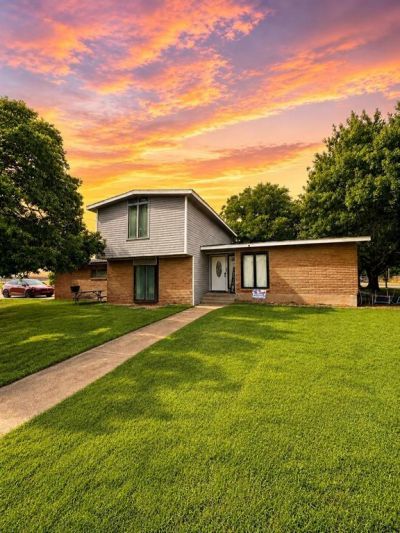 1602 N Bowie Drive, Abilene, TX 79603 Main Photo