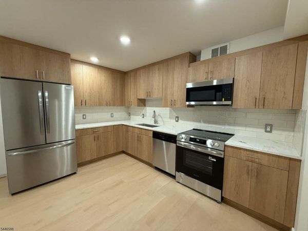 627 Valley Rd, Unit F, Montclair, NJ 07043