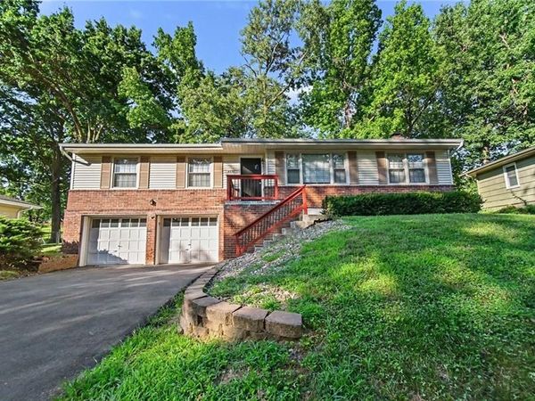 4630 NE Gladstone Avenue, Kansas City, MO 64117