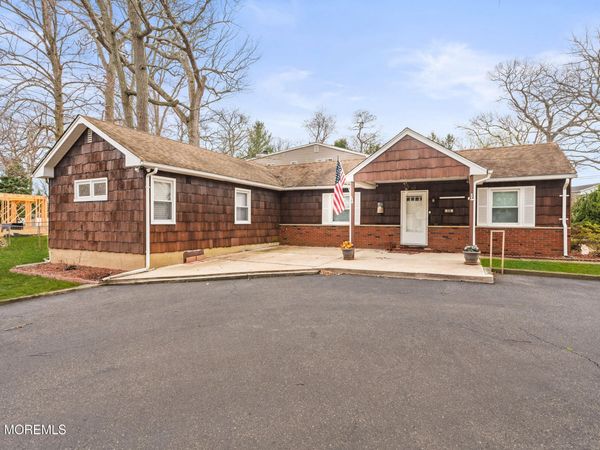 456 Harnell Avenue, Oakhurst, NJ 07755