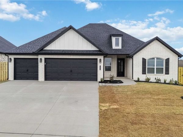 1417 Hillcrest Avenue , Cave Springs, AR 72718